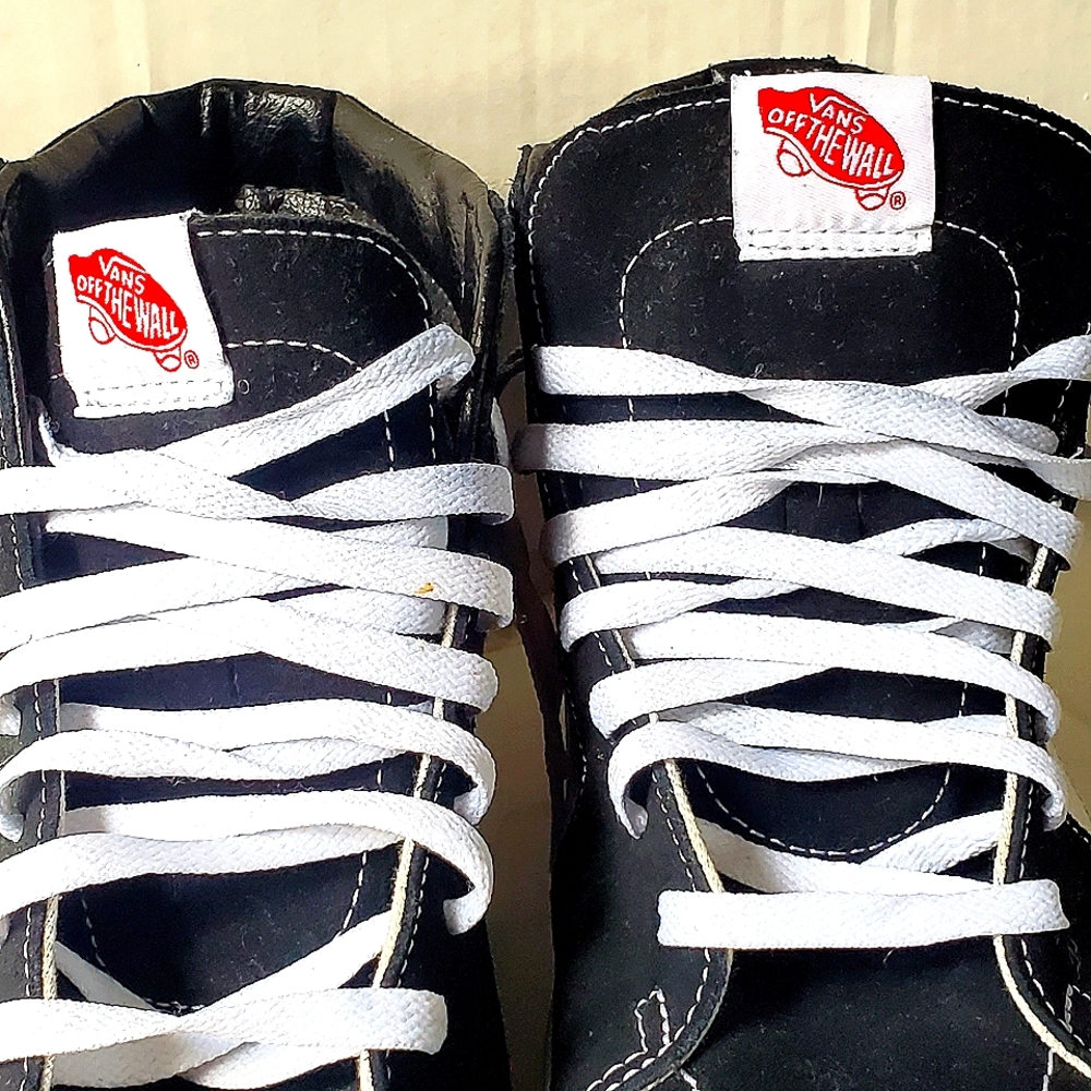 Vans - Picture 9 of 12